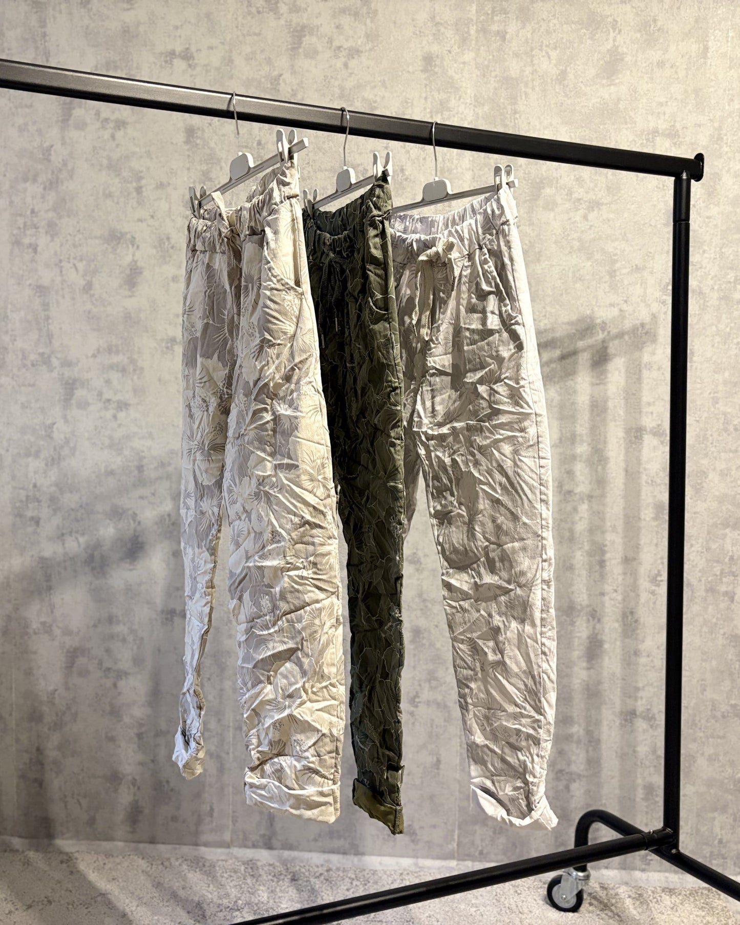 7/8-Hose mit floralem Muster