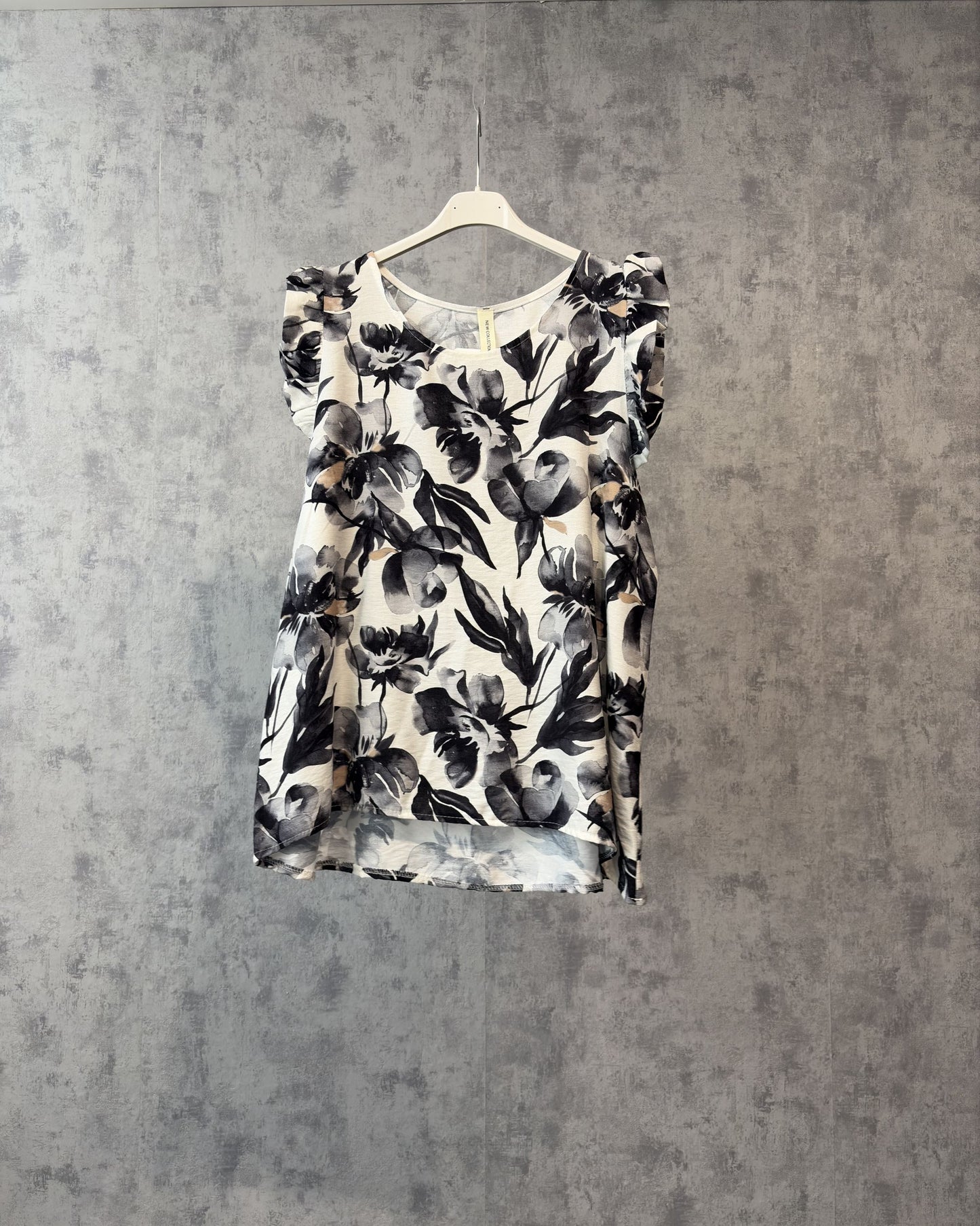 Shirt mit Blüten und Volants