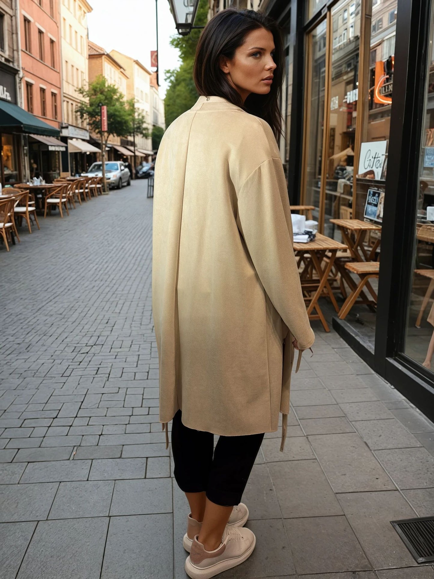 Eleganter Oversize-Mantel – Stylischer Begleiter für jede Jahreszeit