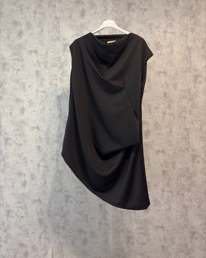 Statement-Kleid  – Asymmetrisch & Edel